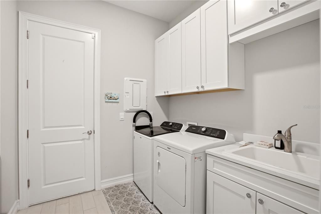 For Sale: $1,350,000 (3 beds, 3 baths, 2779 Square Feet)