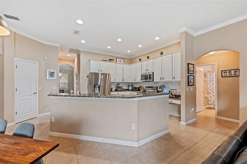 En Venta: $749,999 (4 camas, 3 baños, 2885 Pies cuadrados)