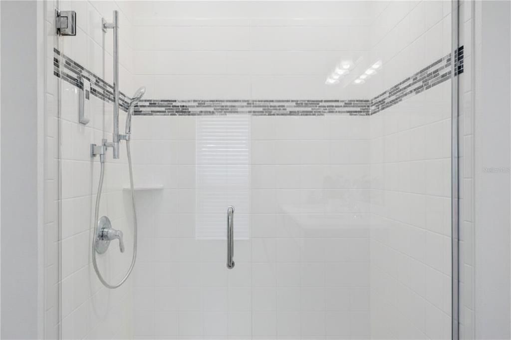 На продажу: $394,900 (3 спален, 2 ванн, 1635 Квадратных фут)