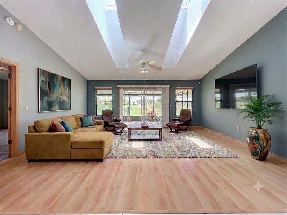 En Venta: $399,900 (3 camas, 2 baños, 1887 Pies cuadrados)