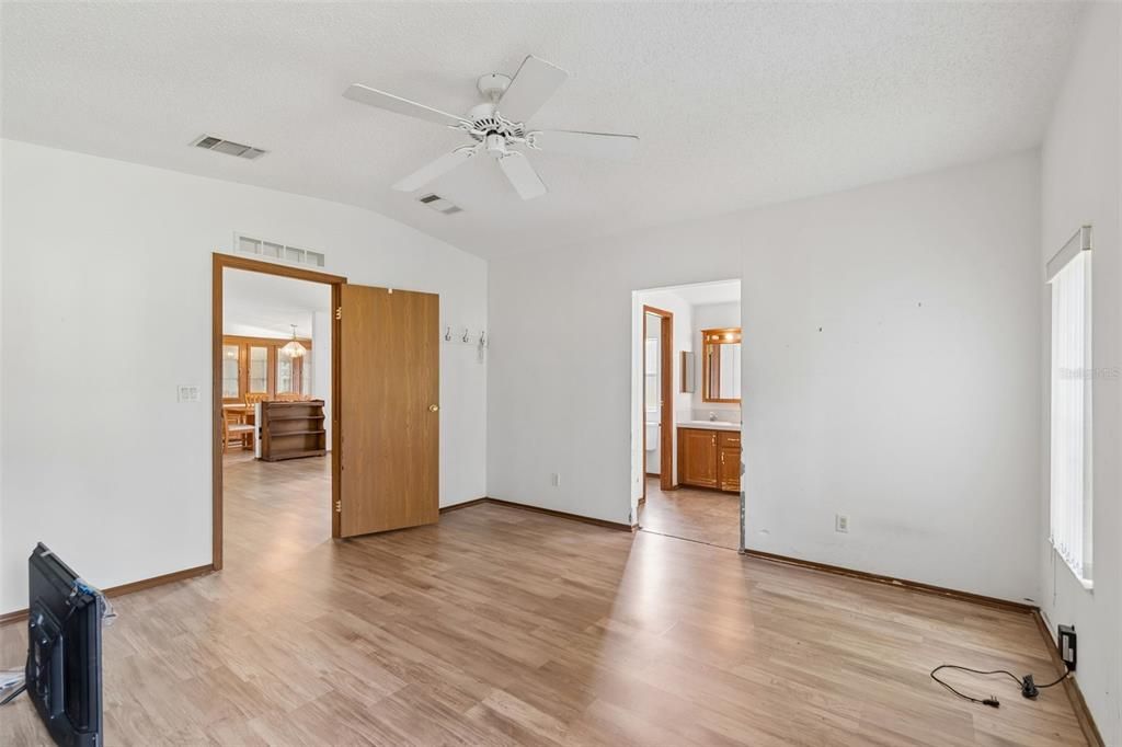 En Venta: $395,000 (3 camas, 2 baños, 1782 Pies cuadrados)