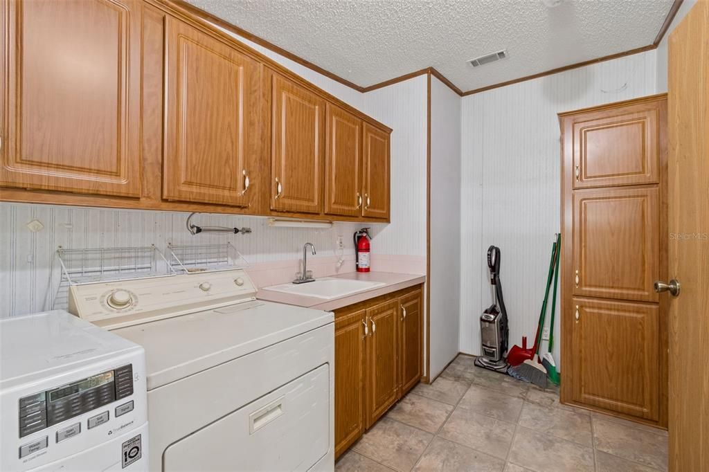 En Venta: $395,000 (3 camas, 2 baños, 1782 Pies cuadrados)