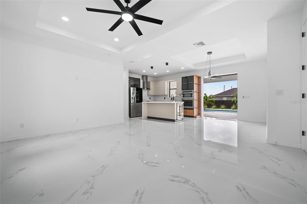 На продажу: $449,900 (3 спален, 2 ванн, 1410 Квадратных фут)