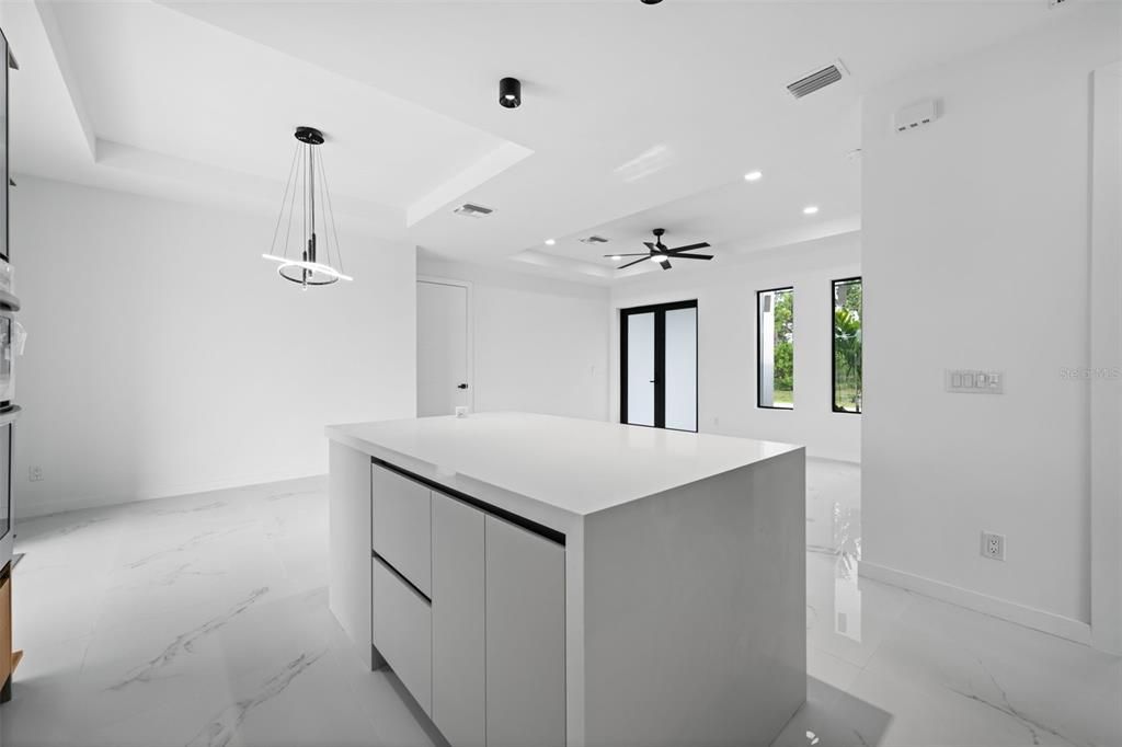 На продажу: $449,900 (3 спален, 2 ванн, 1410 Квадратных фут)