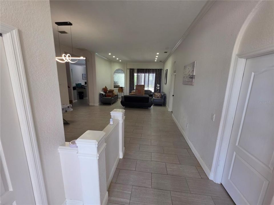 Activo con contrato: $599,900 (6 camas, 4 baños, 3933 Pies cuadrados)
