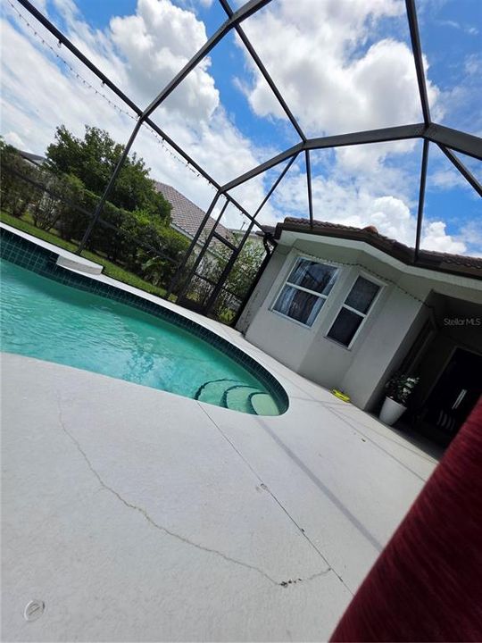 Activo con contrato: $599,900 (6 camas, 4 baños, 3933 Pies cuadrados)