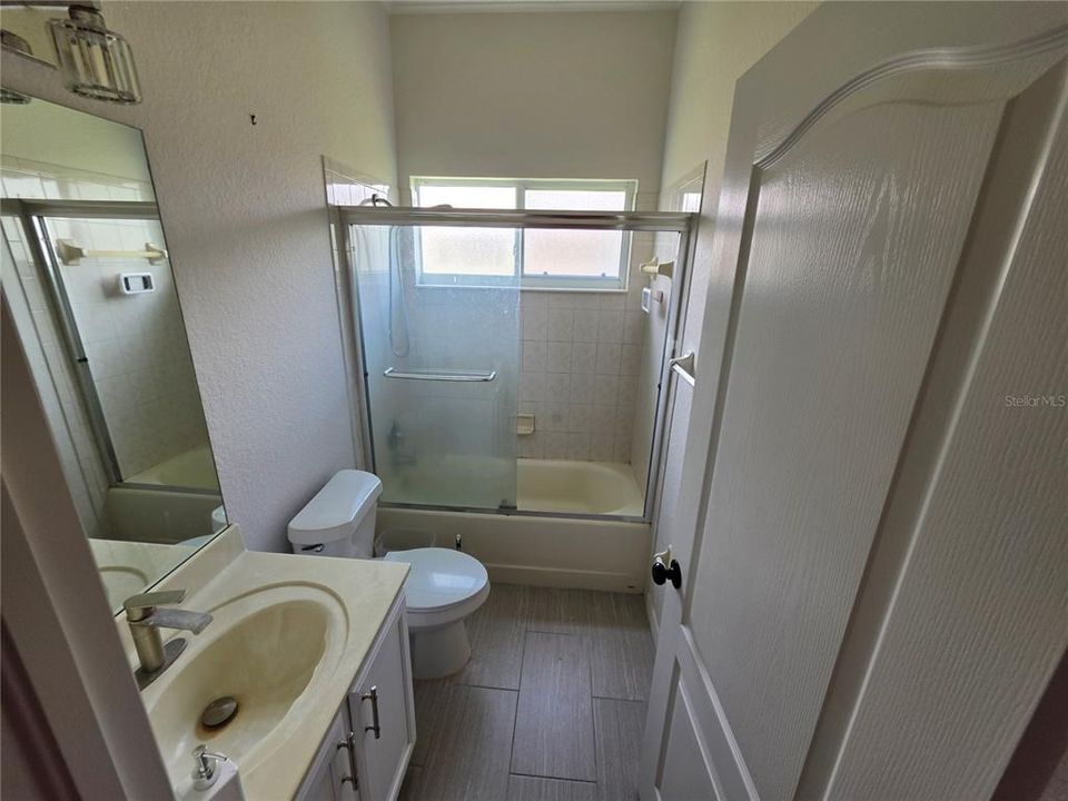 Activo con contrato: $599,900 (6 camas, 4 baños, 3933 Pies cuadrados)