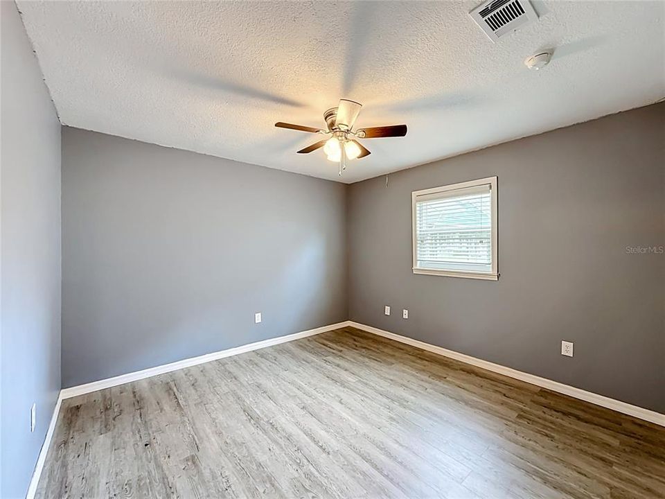 For Sale: $275,000 (3 beds, 2 baths, 1548 Square Feet)