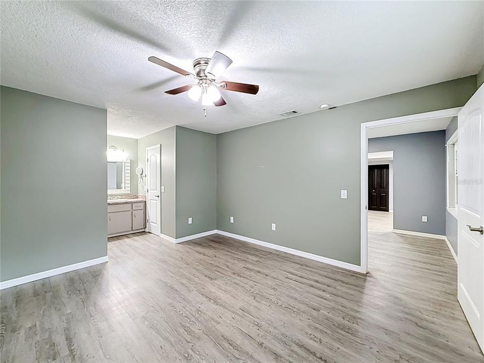 For Sale: $275,000 (3 beds, 2 baths, 1548 Square Feet)