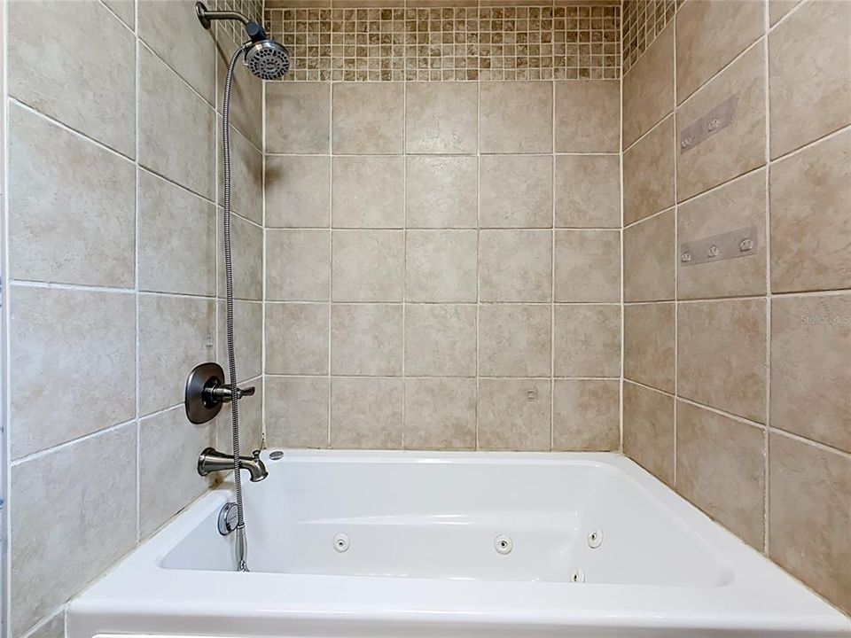 For Sale: $275,000 (3 beds, 2 baths, 1548 Square Feet)