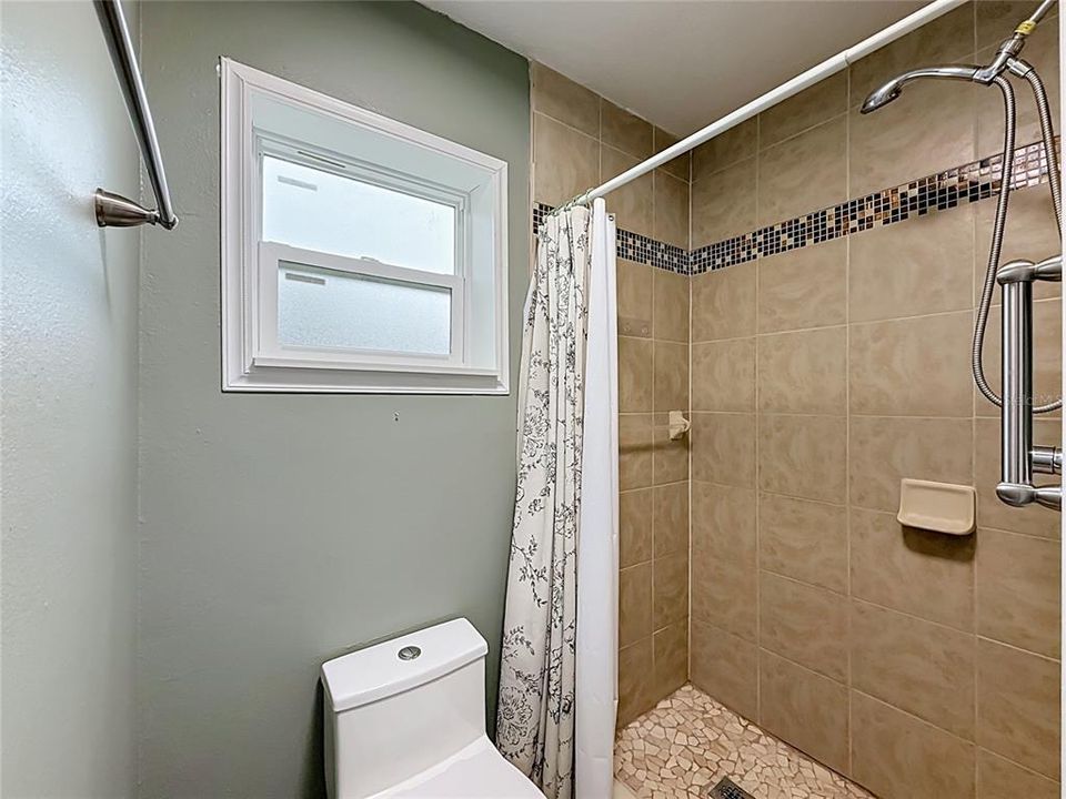 For Sale: $275,000 (3 beds, 2 baths, 1548 Square Feet)