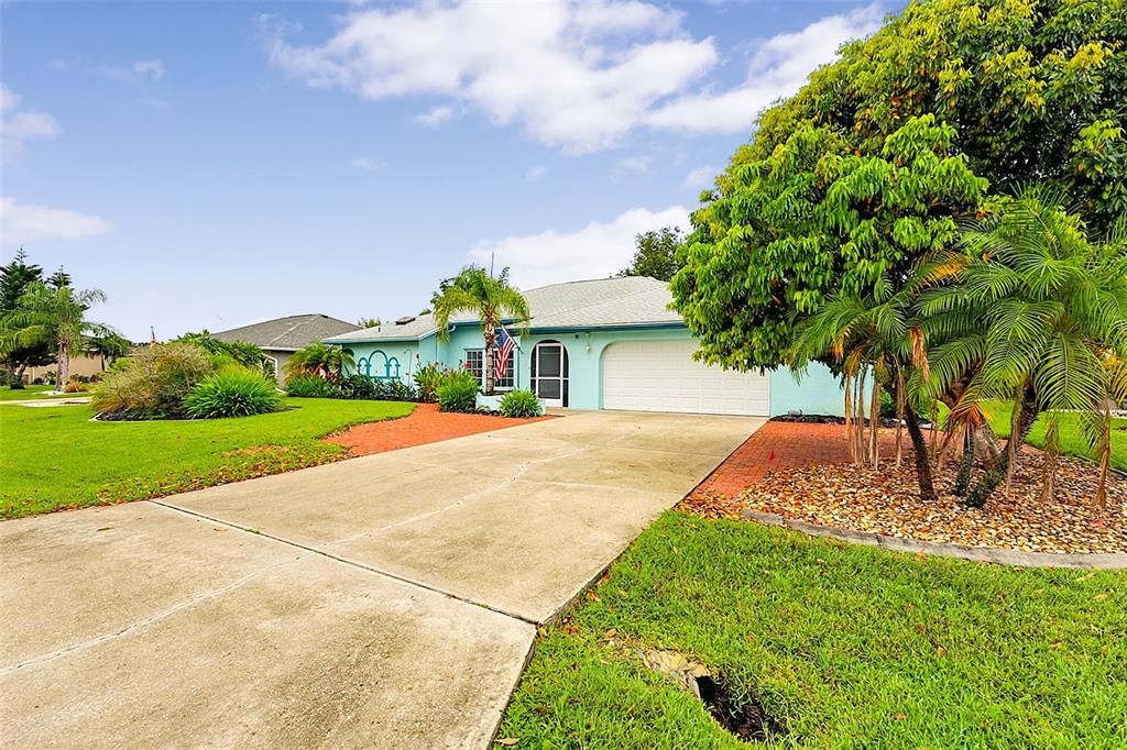 For Sale: $485,000 (3 beds, 2 baths, 2231 Square Feet)