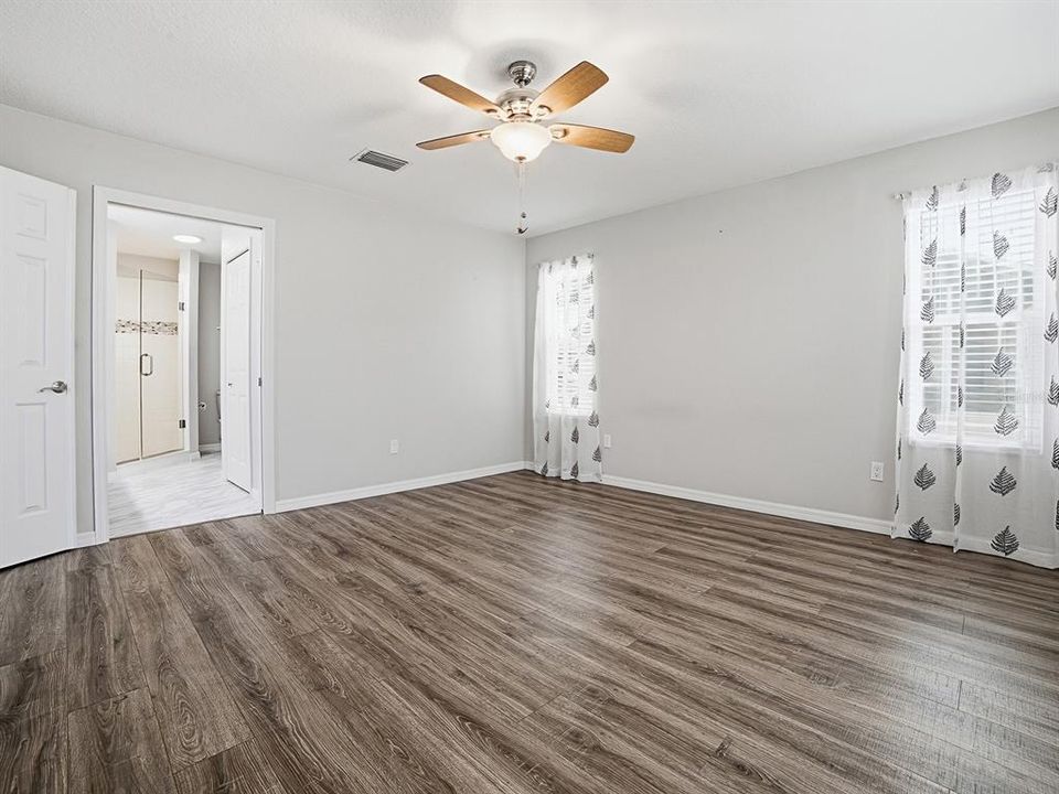 For Sale: $365,000 (3 beds, 2 baths, 1647 Square Feet)