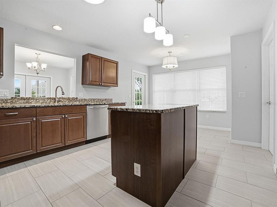 For Sale: $365,000 (3 beds, 2 baths, 1647 Square Feet)