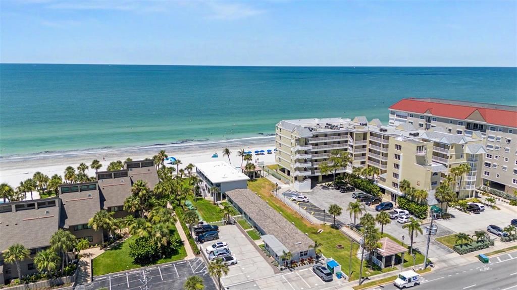 For Rent: $1,900 (1 beds, 1 baths, 410 Square Feet)