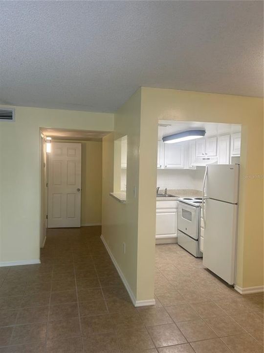 В аренду: $1,395 (2 спален, 1 ванн, 850 Квадратных фут)