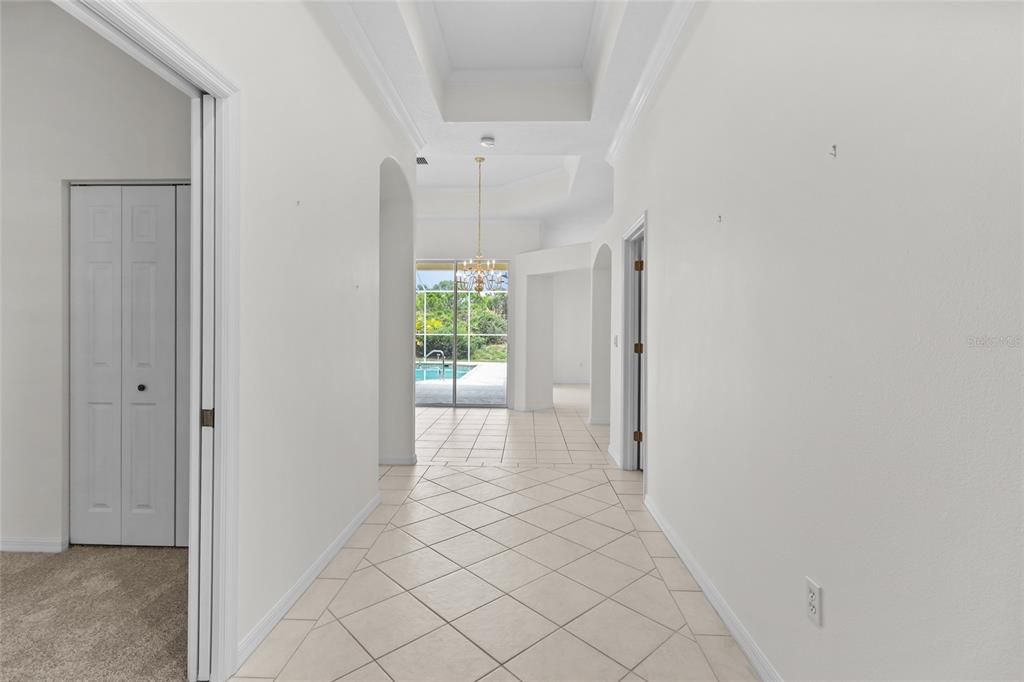 En Venta: $749,000 (3 camas, 3 baños, 1893 Pies cuadrados)