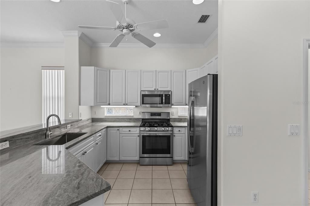 En Venta: $749,000 (3 camas, 3 baños, 1893 Pies cuadrados)