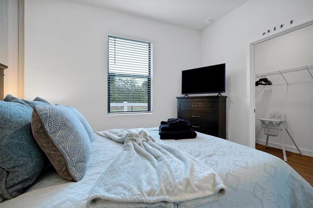 В аренду: $2,350 (3 спален, 3 ванн, 1360 Квадратных фут)