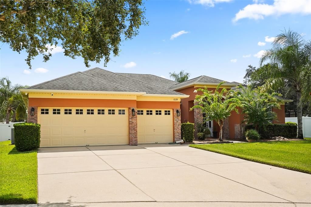Active With Contract: $615,000 (4 beds, 3 baths, 2657 Square Feet)