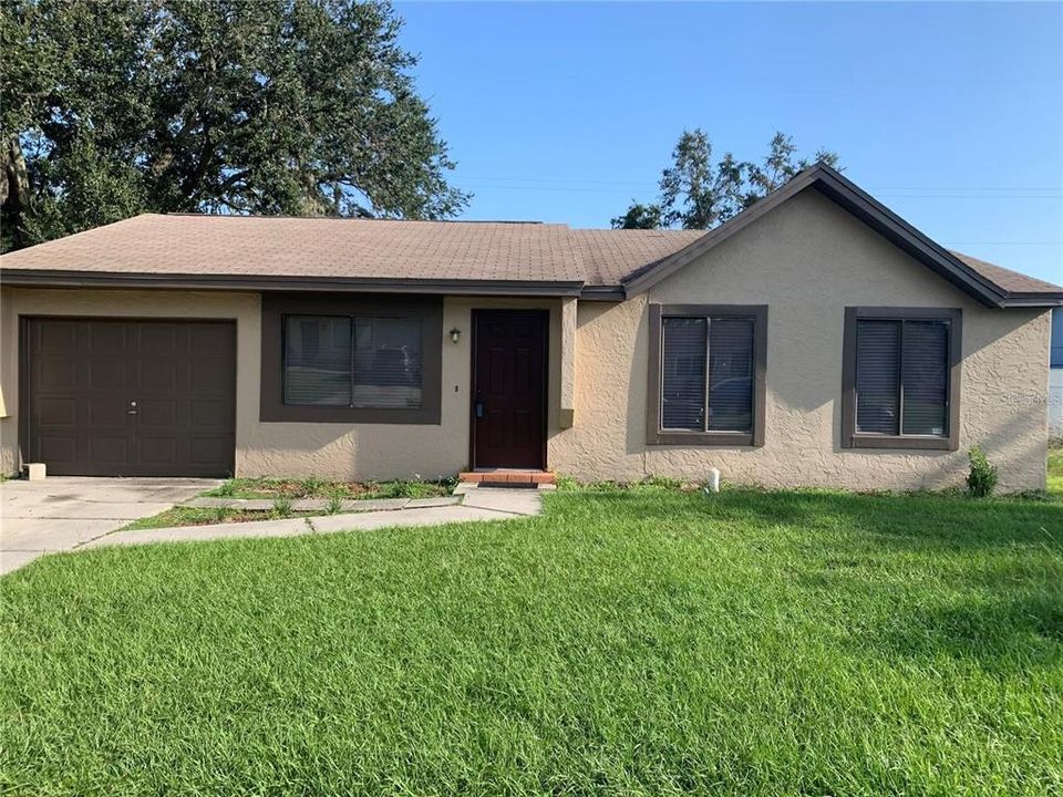 For Rent: $2,500 (3 beds, 2 baths, 1200 Square Feet)