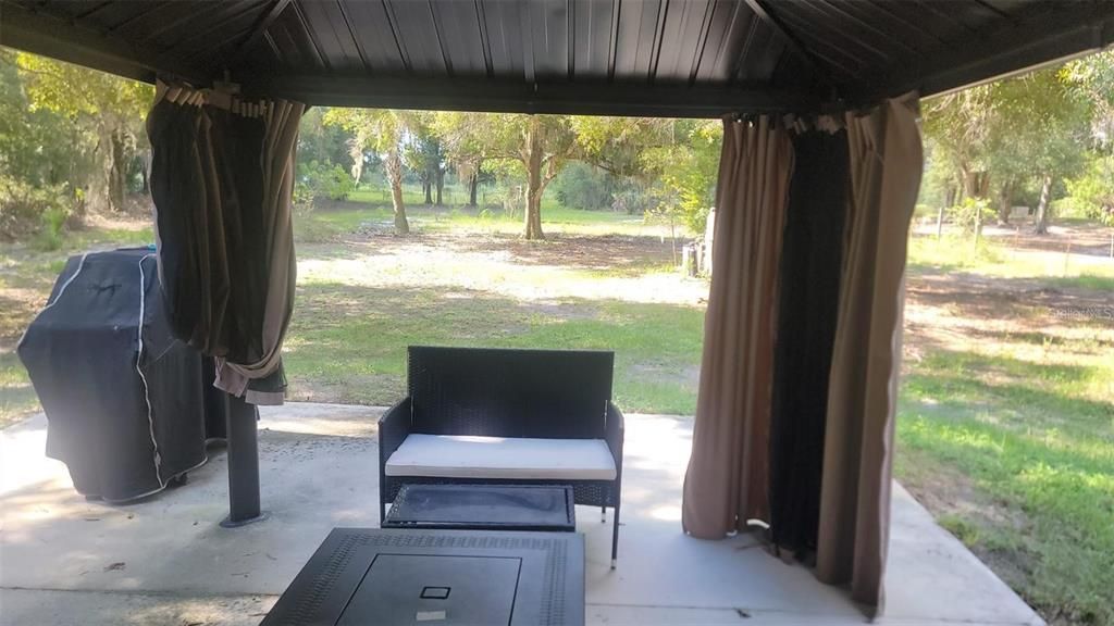 For Rent: $1,800 (3 beds, 2 baths, 1094 Square Feet)
