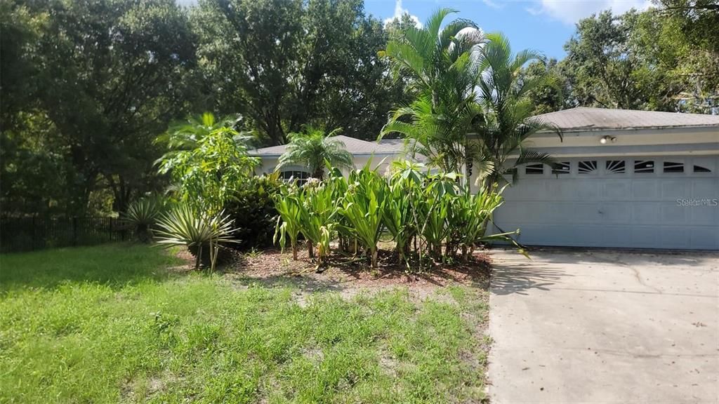 For Rent: $1,800 (3 beds, 2 baths, 1094 Square Feet)