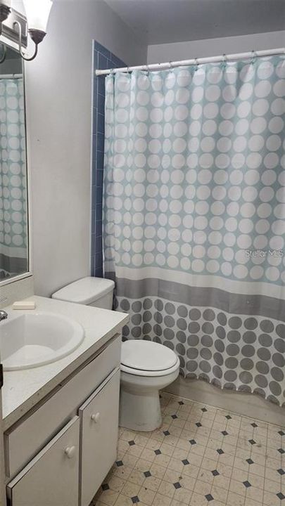 For Rent: $1,800 (3 beds, 2 baths, 1094 Square Feet)