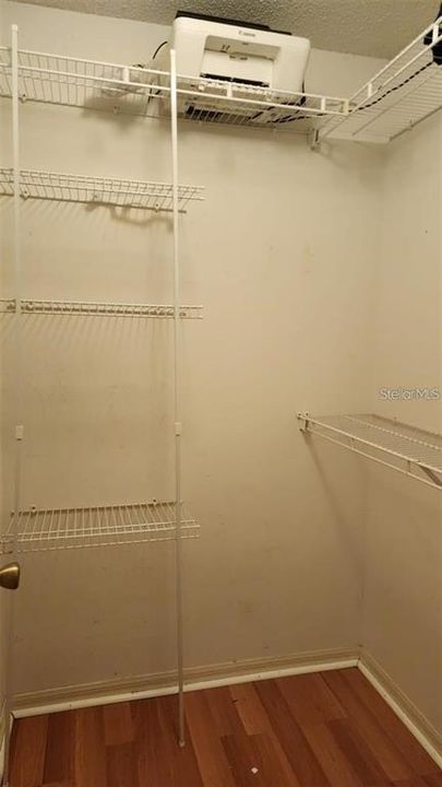 For Rent: $1,800 (3 beds, 2 baths, 1094 Square Feet)