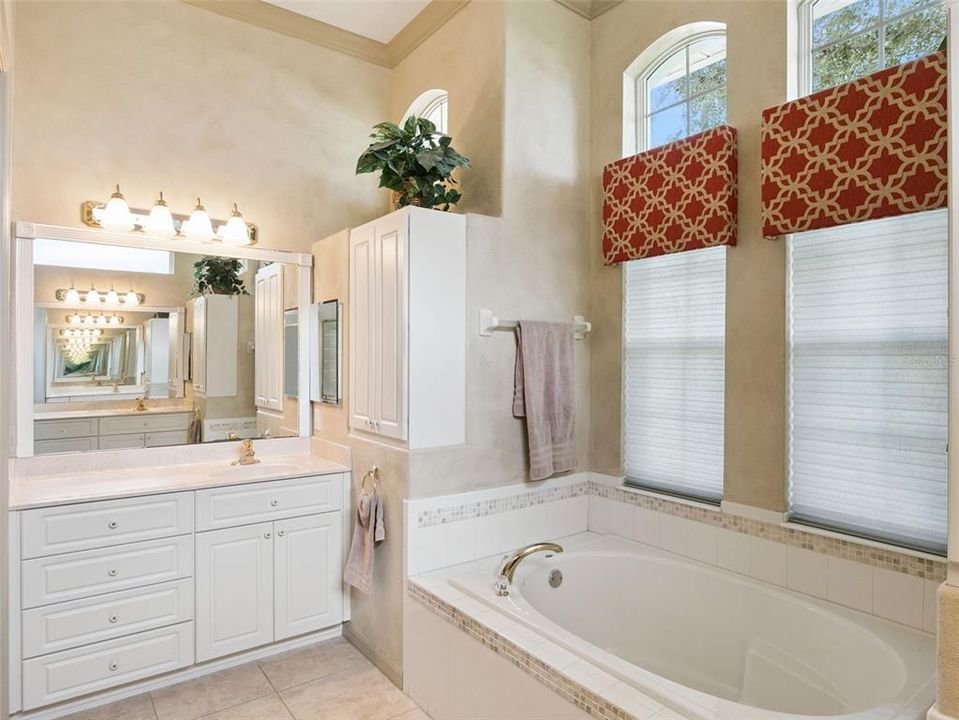 For Sale: $410,000 (3 beds, 2 baths, 2692 Square Feet)