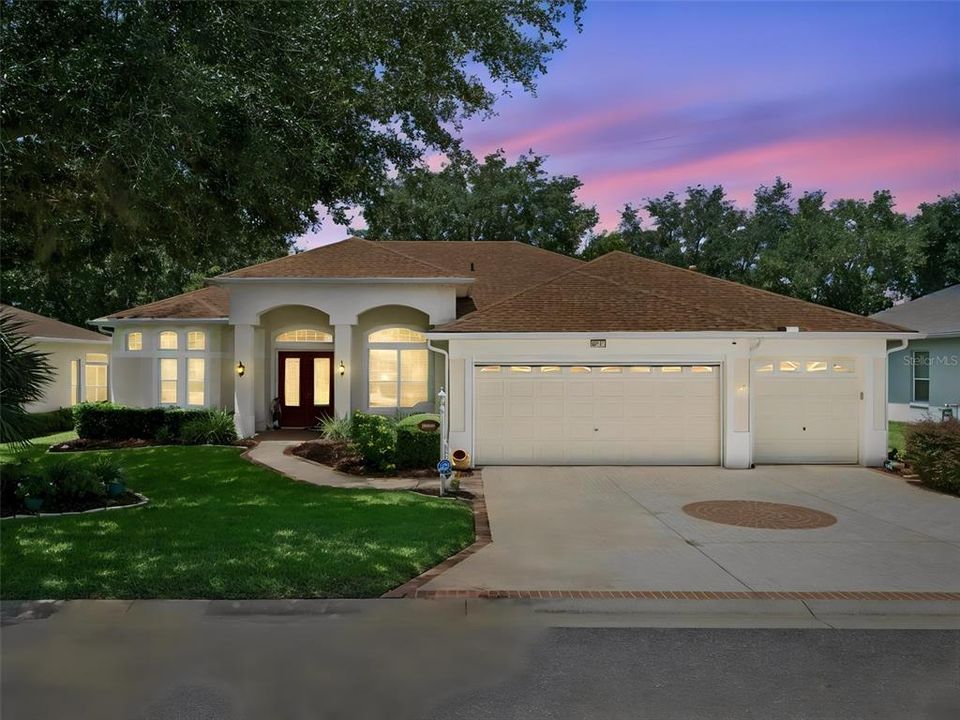For Sale: $410,000 (3 beds, 2 baths, 2692 Square Feet)