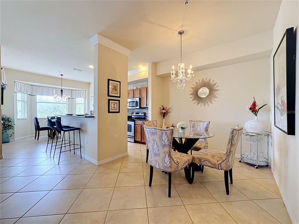 For Sale: $285,000 (2 beds, 2 baths, 1156 Square Feet)