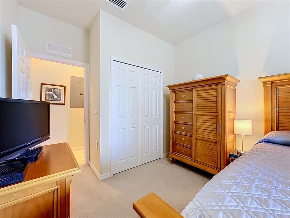 For Sale: $285,000 (2 beds, 2 baths, 1156 Square Feet)