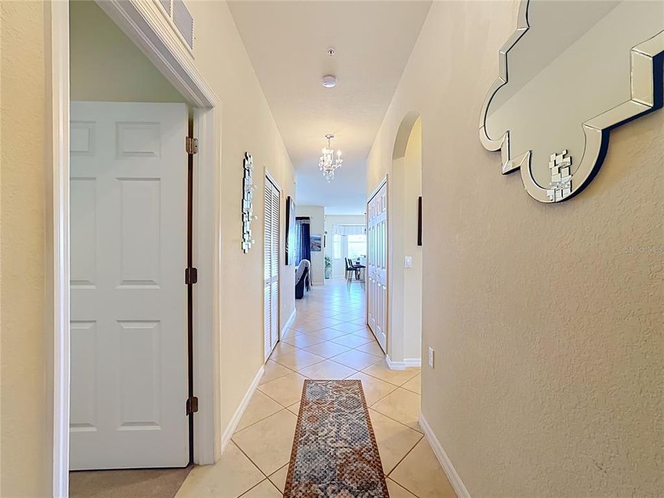 For Sale: $285,000 (2 beds, 2 baths, 1156 Square Feet)