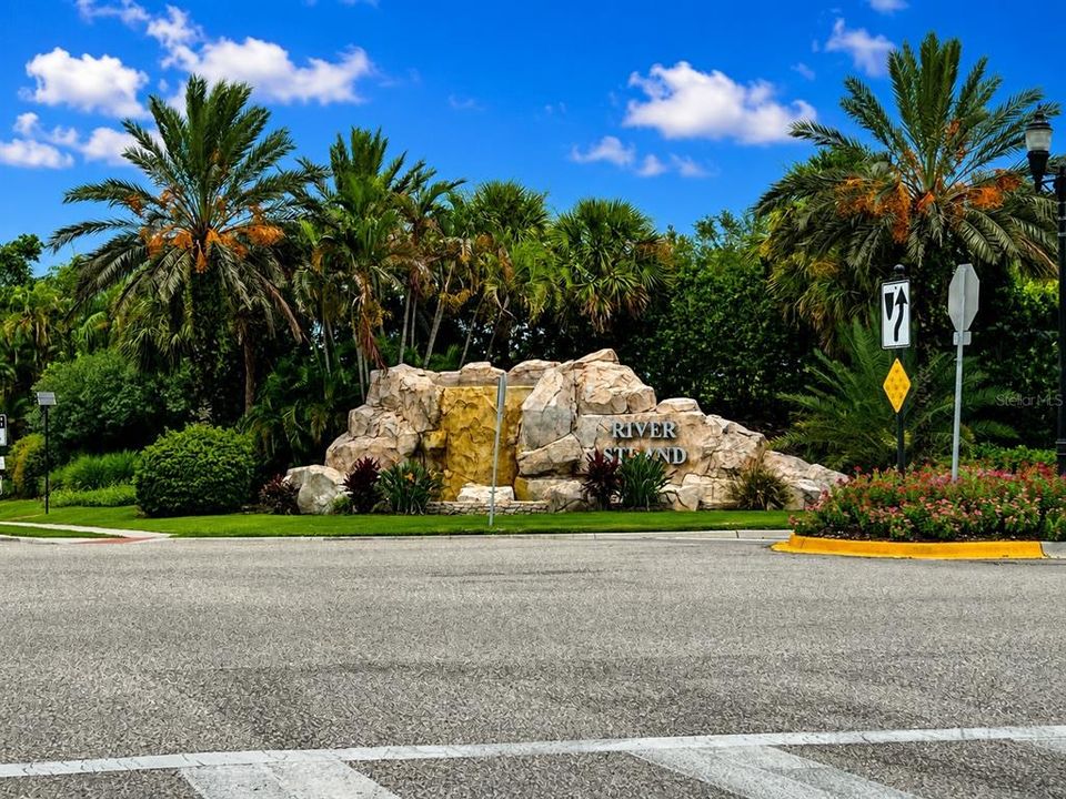 For Sale: $285,000 (2 beds, 2 baths, 1156 Square Feet)
