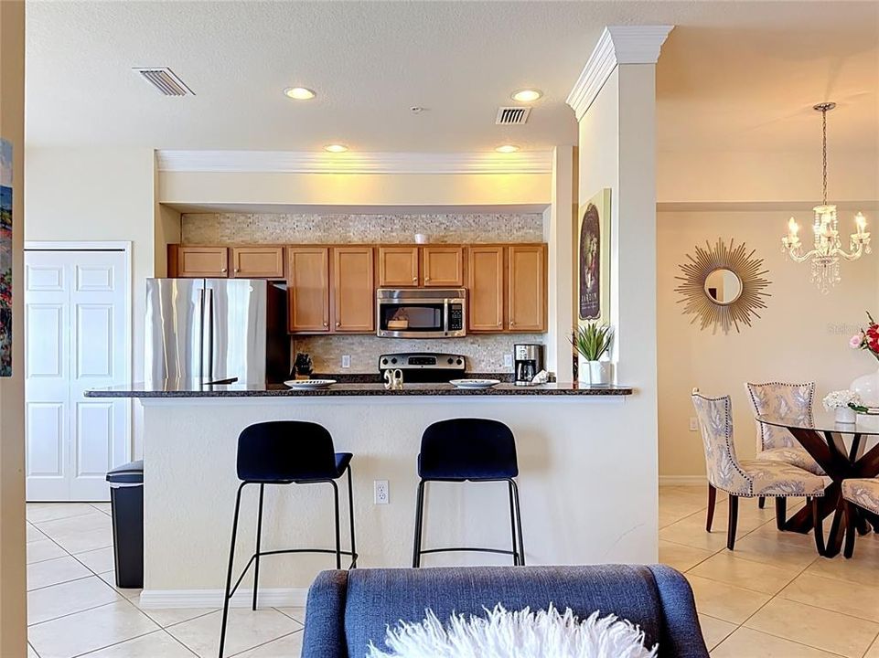 For Sale: $285,000 (2 beds, 2 baths, 1156 Square Feet)