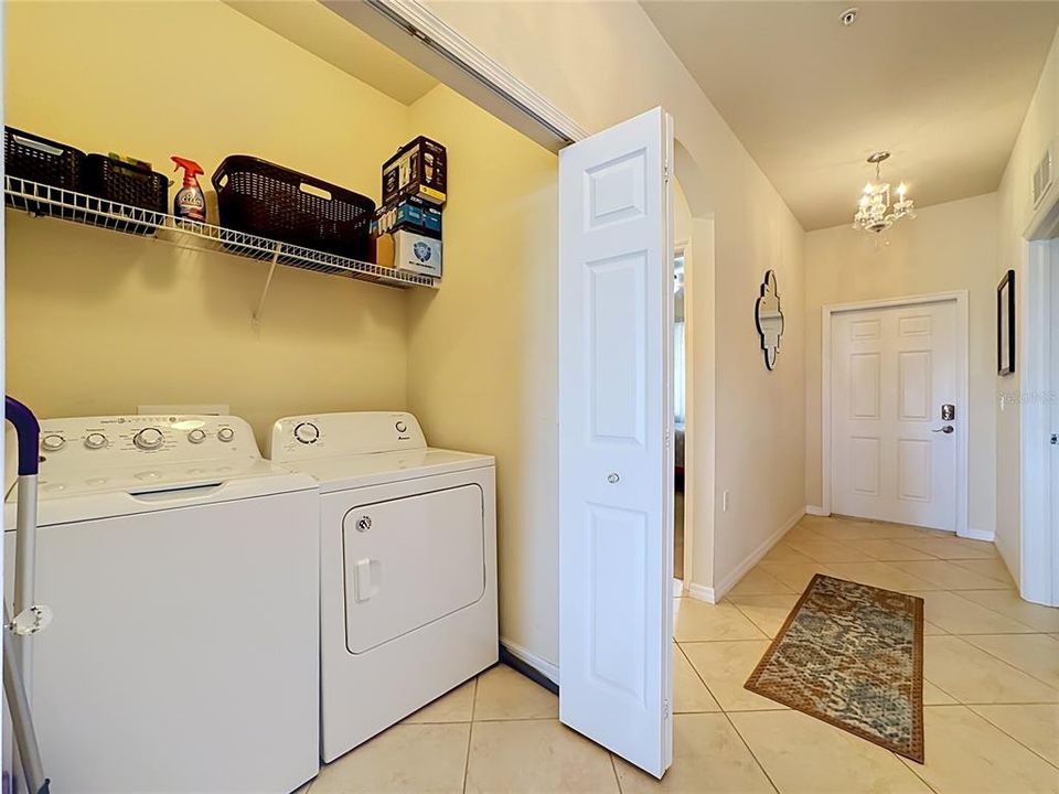 For Sale: $285,000 (2 beds, 2 baths, 1156 Square Feet)