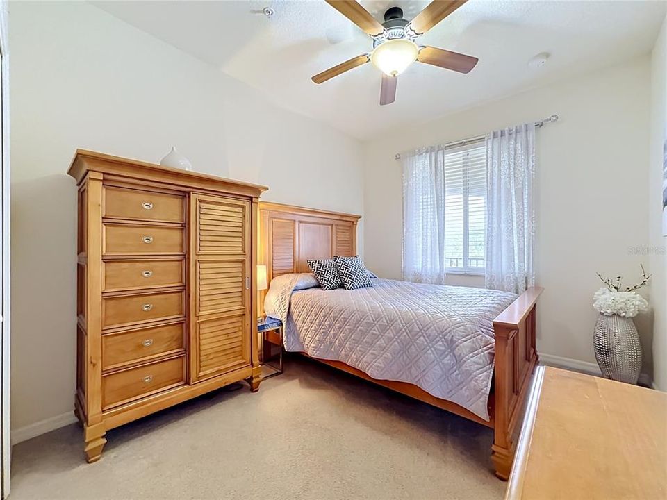 For Sale: $285,000 (2 beds, 2 baths, 1156 Square Feet)