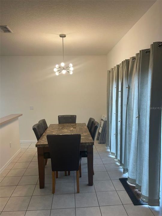 В аренду: $2,450 (4 спален, 3 ванн, 1636 Квадратных фут)