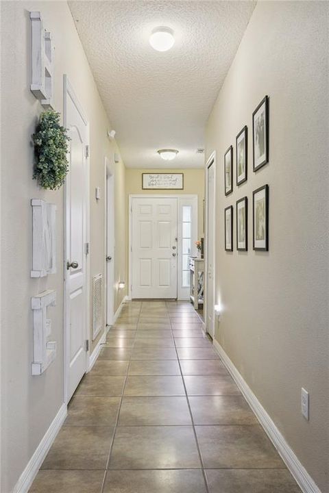 For Sale: $285,000 (3 beds, 2 baths, 1425 Square Feet)