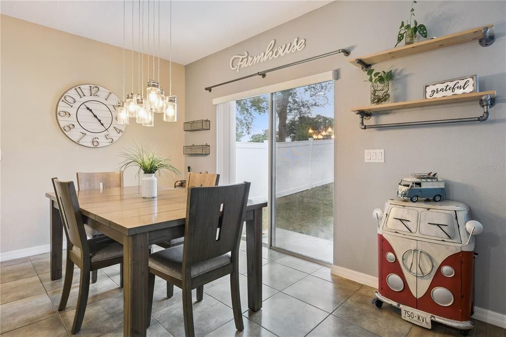 For Sale: $285,000 (3 beds, 2 baths, 1425 Square Feet)