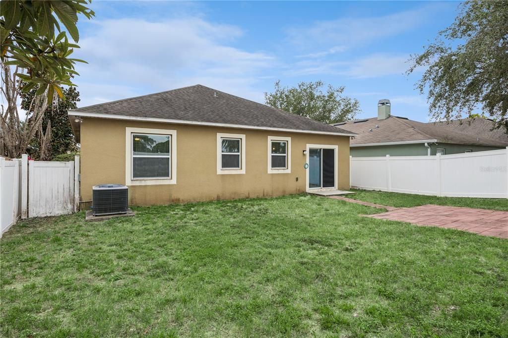 For Sale: $285,000 (3 beds, 2 baths, 1425 Square Feet)