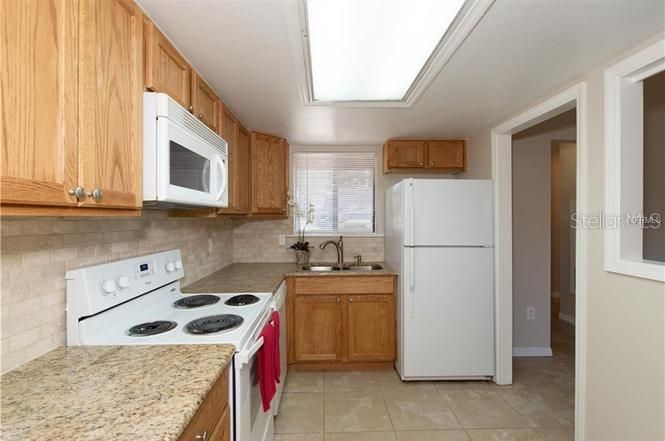 For Rent: $1,750 (2 beds, 2 baths, 1037 Square Feet)