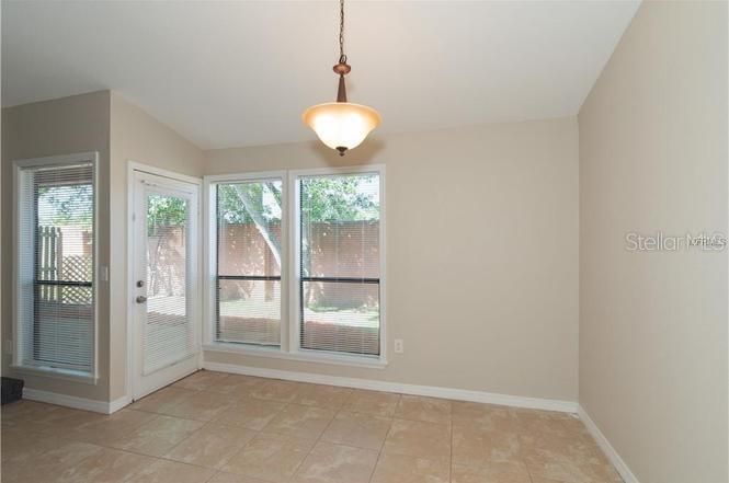 For Rent: $1,750 (2 beds, 2 baths, 1037 Square Feet)