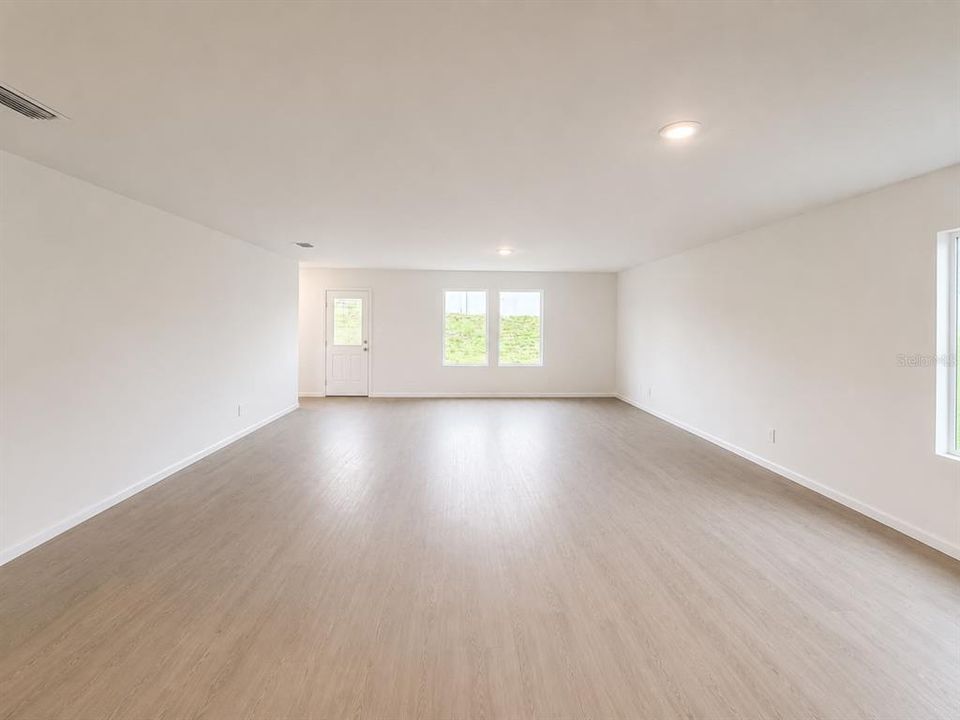 En Renta: $2,300 (4 camas, 2 baños, 1985 Pies cuadrados)