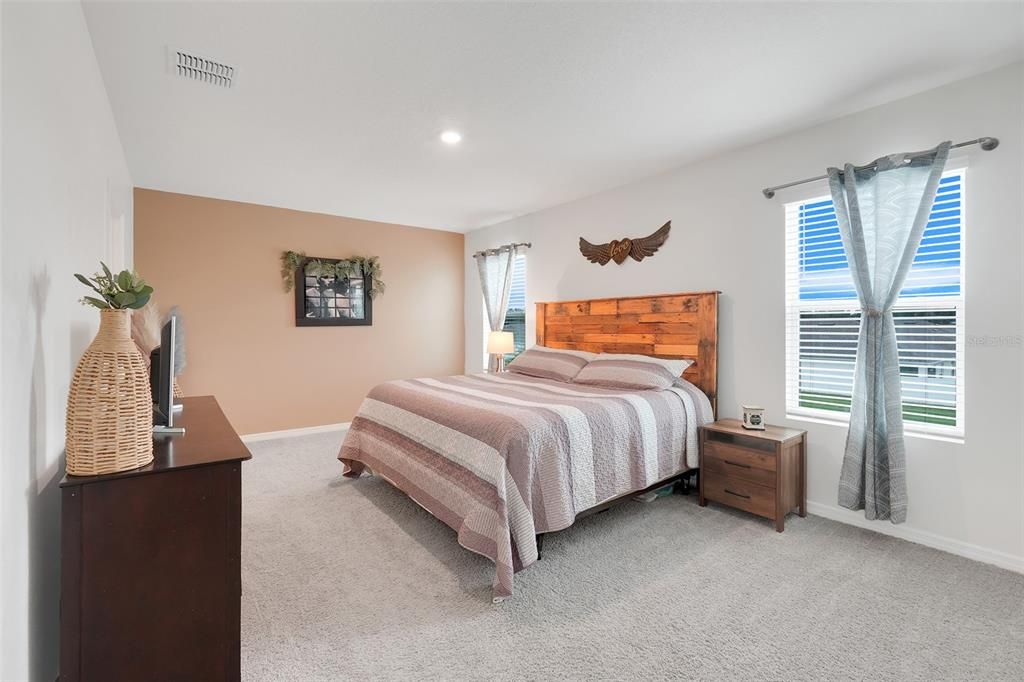 For Sale: $385,000 (5 beds, 3 baths, 2457 Square Feet)
