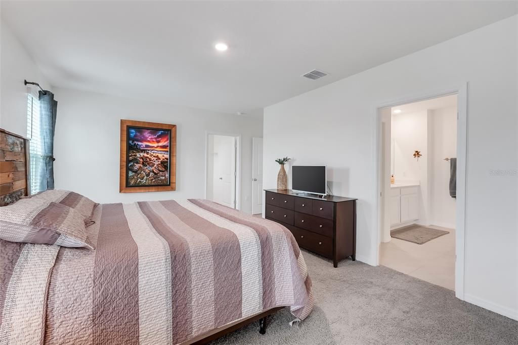 For Sale: $385,000 (5 beds, 3 baths, 2457 Square Feet)