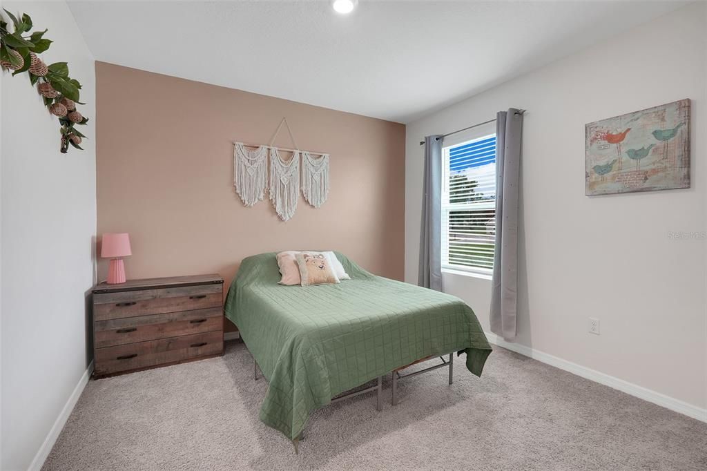 For Sale: $385,000 (5 beds, 3 baths, 2457 Square Feet)
