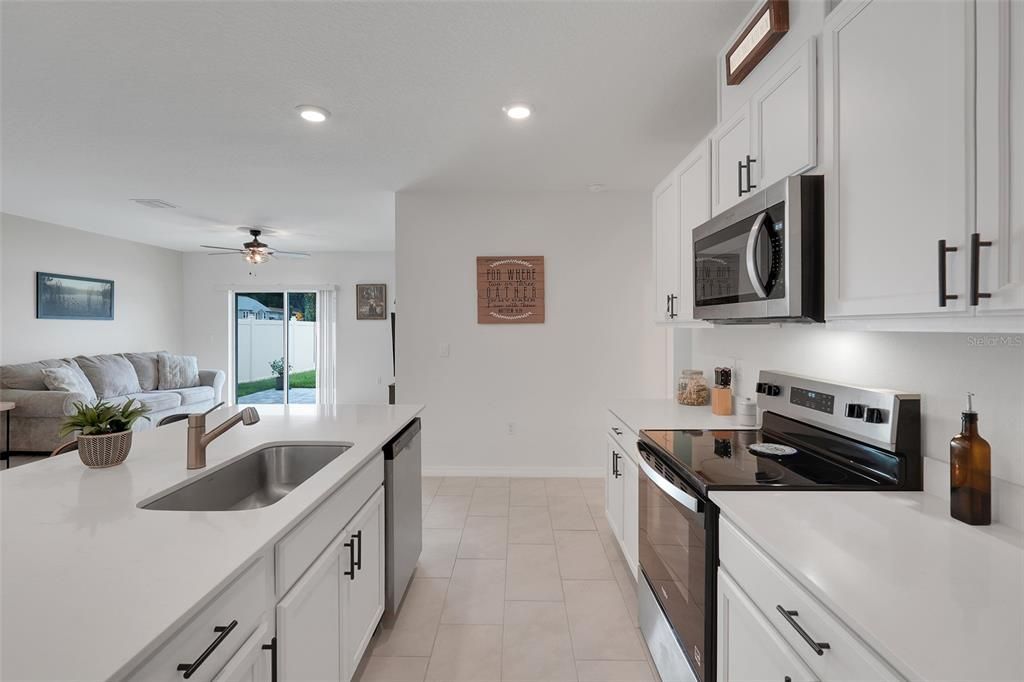 For Sale: $385,000 (5 beds, 3 baths, 2457 Square Feet)