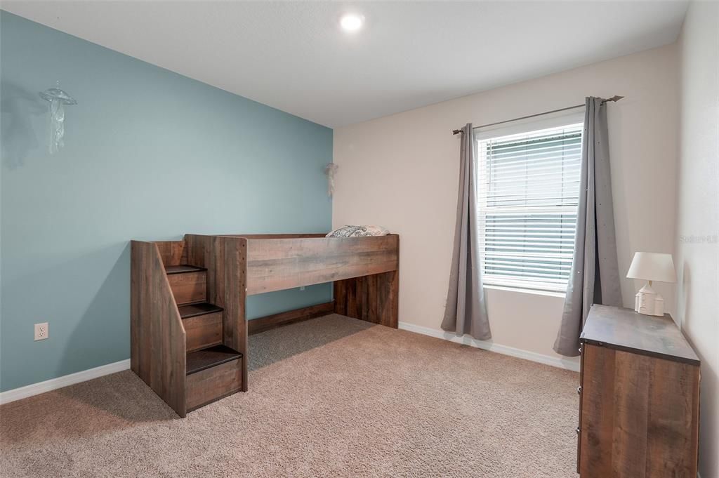 For Sale: $385,000 (5 beds, 3 baths, 2457 Square Feet)